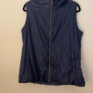 Columbia Women's Dark Blue Vest